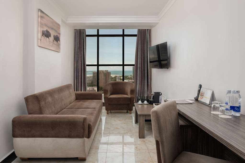 Golden Tulip Dar Es Salaam City Center Hotel Oda fotoğraf